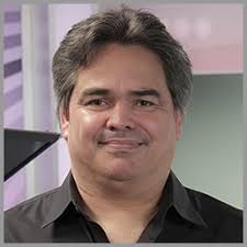 Manuel Cavazos Receives 2022 George Marti Award for Engineering Excellence 