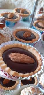 Pin By Les Delices De Manel On Cuisine Algerienne In 2020 Desserts Caramel Food