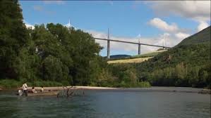 Flickr canal du midiun ouvrage d'ingénierie historique absolument ahurissant, cette voie navigable a été tracée dans les années 1600 pour fournir une infrastructure pour les métiers du blé, du vin et de la laine.il relie la garonne à l'ouest avec l'étang de thau sur la. Tourisme En France Et Fle Decouvrir Les Midi Pyrenees En Cours De Francais Tv5monde Enseigner Le Francais Avec Tv5monde