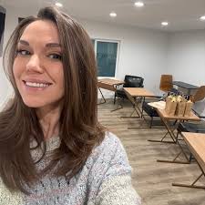 Amber Oscar's Instagram, Twitter & Facebook