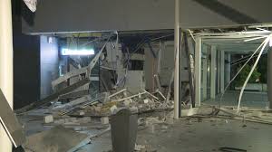 Die neue konzernleitung weist viele jahre lang strategisch und operativ tätige. Nussbaumen Akb Filiale Nach Sprengung Komplett Zerstort Augenzeugin Ich Sah Zwei Personen Mit Dem Motorrad Fluchten