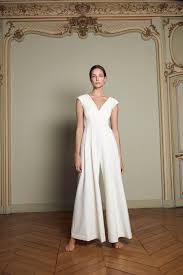 Le mariage signifie s'engager l'un envers l'autre. Mariage Civil 8 Combinaisons Blanches Pour La Mairie Vogue Paris