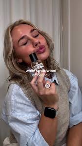 Sandalwood Smell White Company