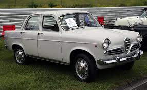 Salut cette page est dédiée à nos belles alfa romeo giulietta ! Alfa Romeo Giulietta Wikipedia