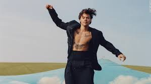 That's right, the very first man to grace the front cover of vogue is none other than harry styles. Harry Styles Becomes Vogue S First Ever Solo Male Cover Star Cnn Style