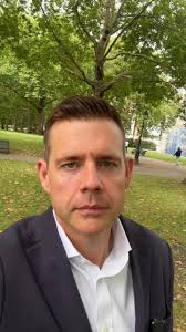 This is INSANE. The number of people in England who cannot even speak  English!