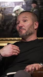 Shawn Seal's Instagram, Twitter & Facebook