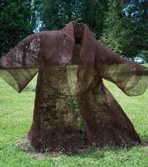 What is chicken wire and how is it used? Chicken Wire Sculpture Used As Frame For Plants Floats