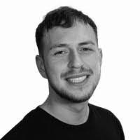 Holly Trew's Instagram, Twitter & Facebook