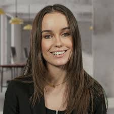 Alicia Buckingham's Instagram, Twitter & Facebook