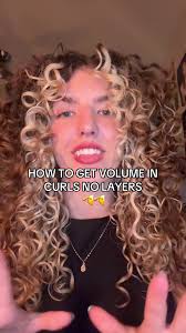 How to Make Unlayered Hair Look Layered Curly