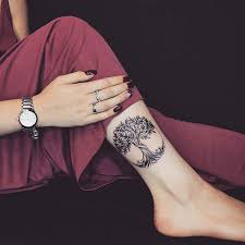 Weave images personal to your life into the branches of the tree, or into the lines of the trunk for a personal tattoo. 23 Sexy Leg Tattoos For Women You Ll Want To Copy Page 2 Of 2 Stayglam