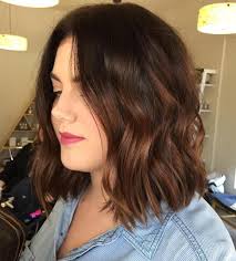 Capelli color cioccolato e capelli castani con riflessi o senza: 50 Sorprendenti Idee Per I Capelli Castani Cioccolato Per Il 2022 Capellidistile It