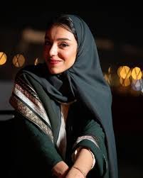 فريد الأطرش follow تنطلق زينة ونحول في البحث عن مصدر الصوت، الذي يتضح أخيراً أنه صادر من الصرصار زوزو. Tnsuvlj55nvhrm