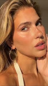 Kara Sears's Instagram, Twitter & Facebook