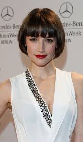 The bangs are medium length and fall around the eyebrows. 10 Trendy Short Straight Hairstyles You Need To Try Right Now Short Bob Hairstyles Bob Haircut With Bangs Short Straight Hair