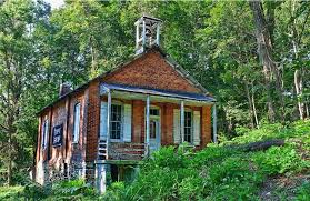 Abandoned One Room Schoolhouse York County Pa 1024 663 Old School House Abandoned Houses Red School House