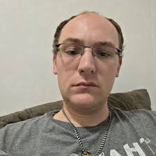 How do you play RuneScape?