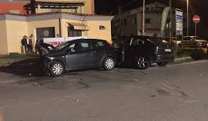 Cerchi un'azienda o una farmacia aperta? Tortoli Grave Incidente Nella Notte Due Giovani Portati All Ospedale Vistanet
