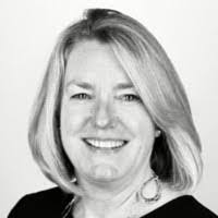 Tracy Neves's Instagram, Twitter & Facebook