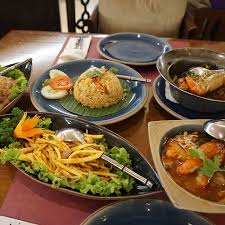 Buat satu kali perjalanan kereta metro, kamu harus mengeluarkan uang. 10 Restoran Thailand Terlaris Di Jakarta Yang Wajib Coba