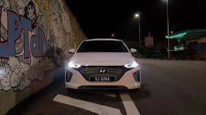 Hyundai elantra sport 2019 interior, exterior, drive and features music includes: Review 2017 Hyundai Elantra Sport Hot Hatch In A Sedan Zerotohundred Zerotohundred