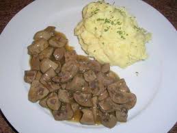 Saure Nierchen Unsere Art Mit Kartoffelpuree Rezept Rezept Kartoffelpuree Rezept Rezepte Lebensmittel Essen