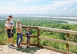 Top Things To Do In Alton And Grafton Illinois Illinois Travel Midwest Vacations Lake Trip