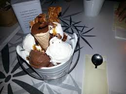 Provided to youtube by sony music entertainmentchiedimi se sono felice · samuele bersanil' oroscopo speciale℗ 2000 sony bmg music entertainment (italy). Gelato Chiedimi Se Sono Felice Picture Of Cioccolatitaliani Cesenatico Tripadvisor