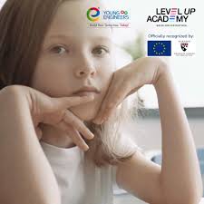 Im Rahmen der KinderUni Technik beschäftigen sich die jungen Forscher_innen  beim Transformer am Rennweg mit dem Thema Lehm. Von der Herstellung bis zur  Verwendung für den Bau einer Mauer. @transformer_tuwien @kinderbuero_univie