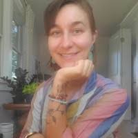 Hilary Bennett's Instagram, Twitter & Facebook