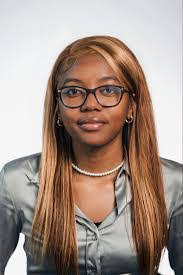 Ellen Gomez's Instagram, Twitter & Facebook