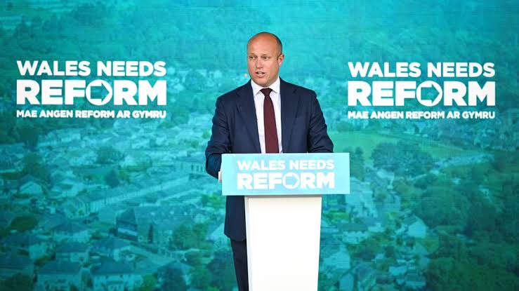 Welsh leader of Farage's Reform UK quits after arrest – POLITICO