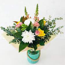 Order now for free same day delivery. Buy Daily Bouquets Flower Delivery In Melbourne Same Day Delivery Amazing Graze Flowers