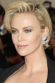 Celebrities Short Hairstyles Thelatestfashiontrends Com In 2020 Charlize Theron Short Hair Short Hair Styles Celebrity Short Hair