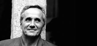 Marco bellocchio adopte une approche plus psychanalytique et moins provocatrice de ses personnages à partir des années 80 avec les yeux, la bouche et henri iv, le roi fou (1984). Marco Bellocchio Registi