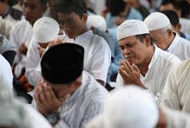 Zikir la ilaha illallah muhammadurrasulullah 1000x. Adab Yang Disarankan Dalam Zikir La Ilaha Illallah Republika Online