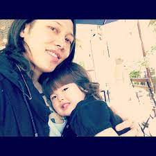 His debut in the music business was as a guitarist of the japanese rock band due'le quartz. Miyavi And Melody Meeting For The First Time Family Photos Miyavi Famous People Celebrities The Way He Looks