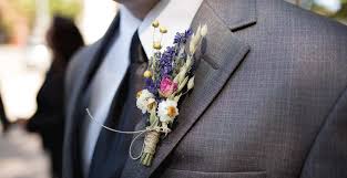 Menjadi ratu sehari di hari paling bahagia tak harus selalu serba heboh loh! Ide Setelan Jas Pengantin Pria Untuk Berbagai Konsep Pernikahan
