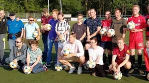 Twan weghorst is on facebook. De Bornse Profvoetballer Wout Weghorst Kwam Langs Op Dinsdag 11 Juni Voor Een Meet And Greet Met De G Voetballers Van Neo Neo Voetballen Voetballers Meisjes