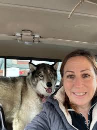 Hi! I am a Dutch-Brazilian lady traveling in Sicily and looking for furry  friends and a house. I am a mature woman (52), a non-smoker with a driving  license. I adore cats,