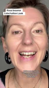 Makeup als Gefühl: Rosa Braun Lidschatten Look