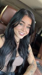 Calla Carlson's Instagram, Twitter & Facebook