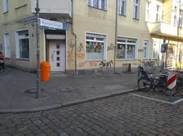 He died on march 5, 1993 in munich, bavaria, germany. Poller Auf Der Mainzer Str Vor Dem Haus Biebricher Str 15 16 Meinberlin