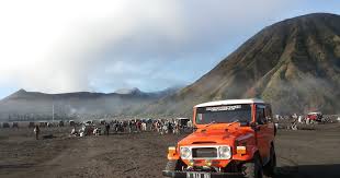 Ranu kumbolo ialah sebuah danau air tawar yang ada dalam naungan pemerintah kabupaten lumajang, jawa timur yang untuk beberapa pecinta alam serta backpacker, ranu kumbolo merupakan tempat yang tidak asing lagi. Paket Midnight Jeep Bromo Termurah Xplorenesia Penyedia Jasa Layanan Wisata Jogja Jateng Jatim Jabar Bali Dan Lombok