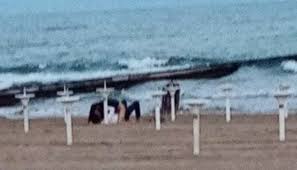 Foto e video live, allerta e previsioni meteo per oggi, domani e prossimi giorni Sesso In Spiaggia A Jesolo I Passanti Applaudono La Foto Diventa Virale Prima Venezia
