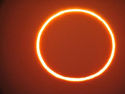 Die sonnenfinsternis anfang juli war in deutschland nicht zu sehen. Sonnenfinsternis In Asien Menschen Bestaunen Ringformiges Himmelsphanomen Der Spiegel