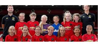 Manchester united pes 2020 players. Manchester United Girl S Under 11 Squad Fund Raise For Coach With Fatal Huntington S Disease