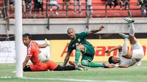 Persebaya surabaya bertekad bangkit dari lima hasil minor di lima pertandingan terakhir liga 1 2019 dengan menjamu pss sleman di gbt. Hasil Persebaya Surabaya Vs Pss Sleman Menang Super Elang Jawa Masuk 5 Besar