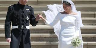 Maybe you would like to learn more about one of these? Windsor Meghans Hochzeitskleid Auf Schloss Windsor Ausgestellt Rheinische Anzeigenblaetter De
